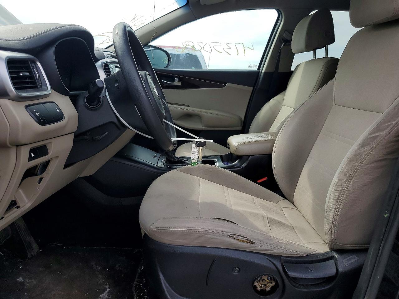 2017 KIA SORENTO L, LX