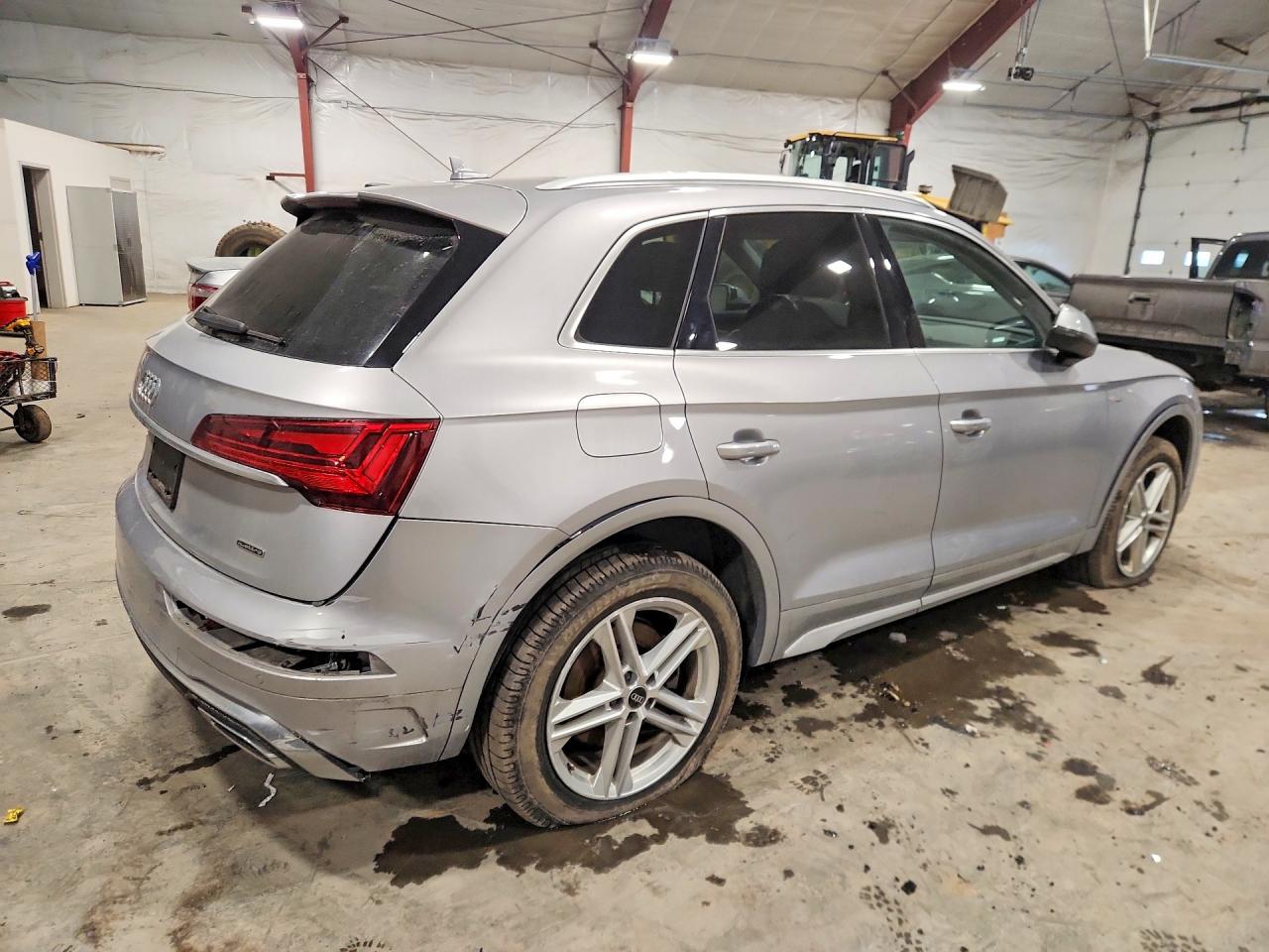 2021 AUDI Q5 E