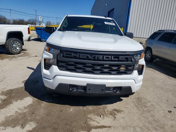 2024 CHEVROLET SILVERADO Custom