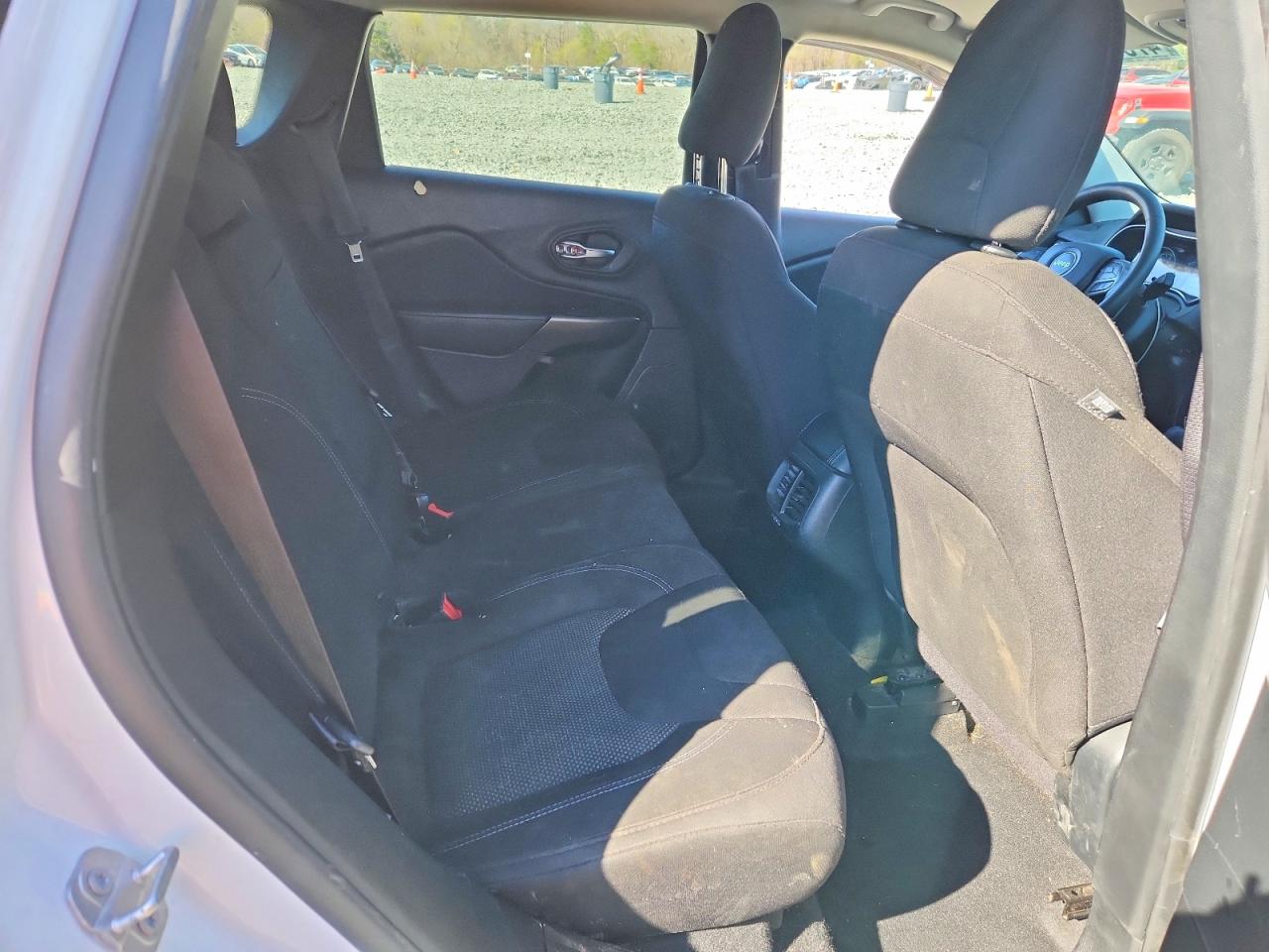 2019 JEEP CHEROKEE LATITUDE FWD