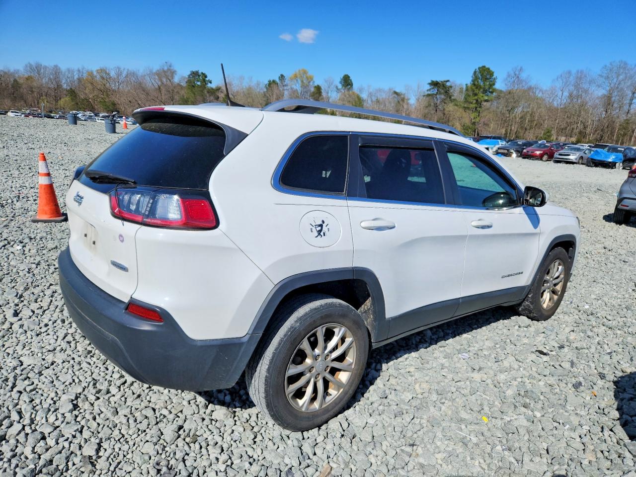 2019 JEEP CHEROKEE LATITUDE FWD