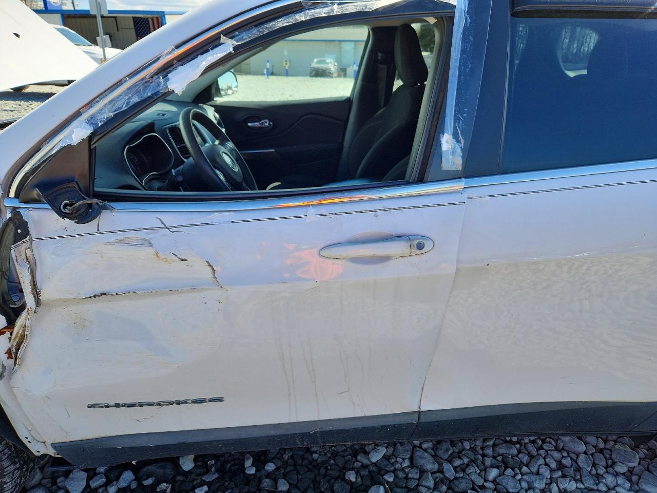 2019 JEEP CHEROKEE LATITUDE FWD