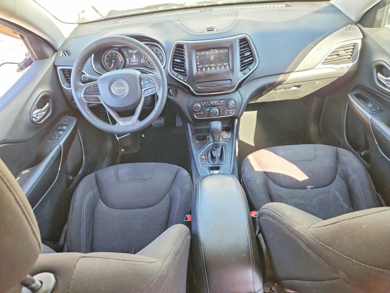 2019 JEEP CHEROKEE LATITUDE FWD