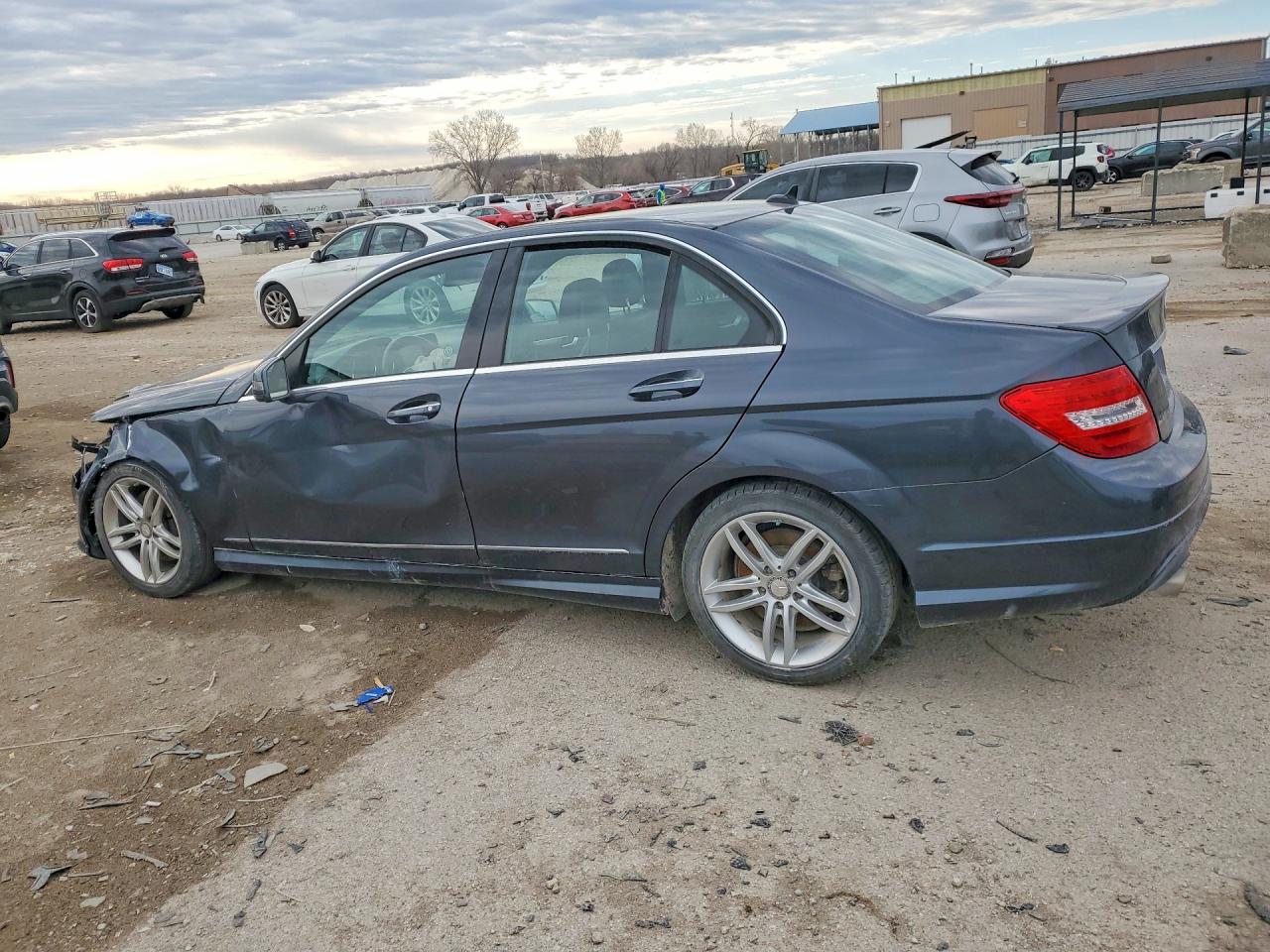 2013 MERCEDES-BENZ C C300