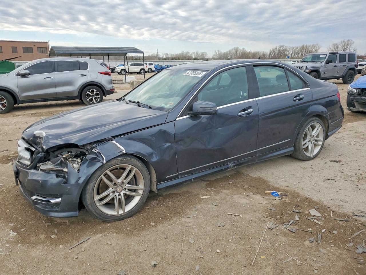 2013 MERCEDES-BENZ C C300