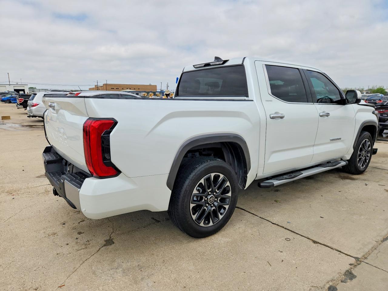 2023 TOYOTA TUNDRA Limited
