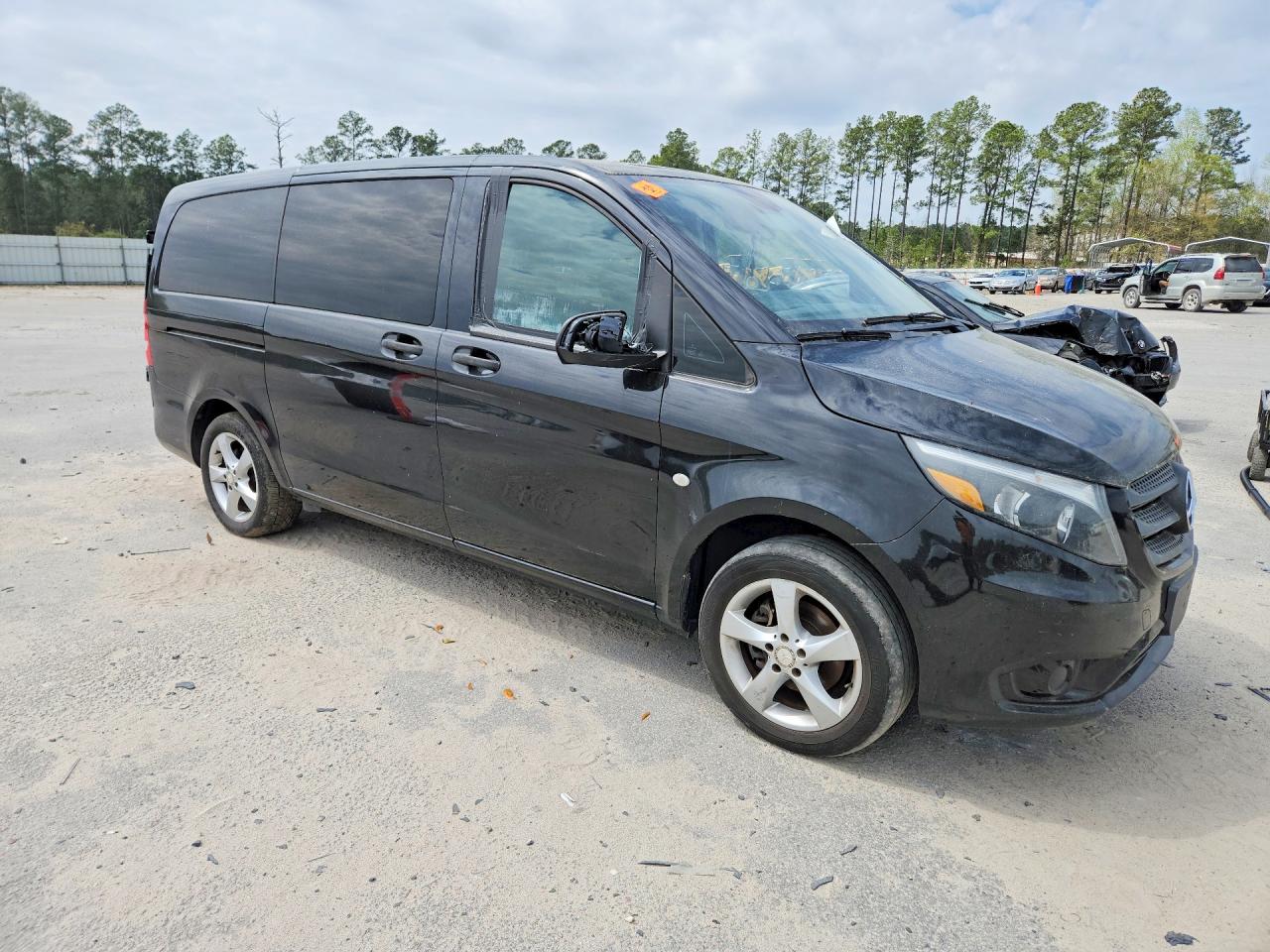 2018 MERCEDES-BENZ METRIS