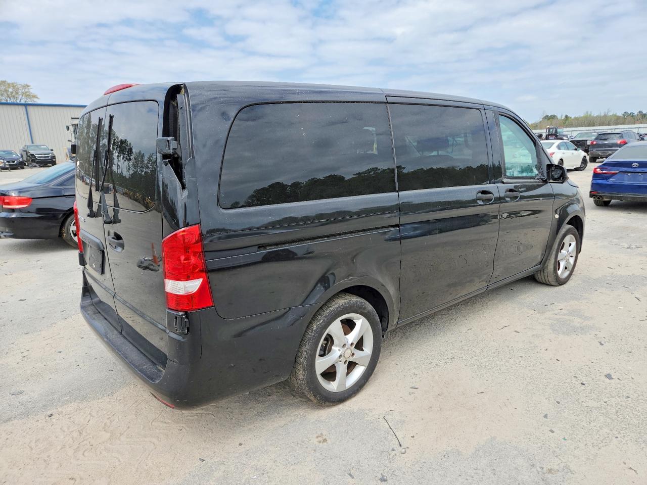 2018 MERCEDES-BENZ METRIS