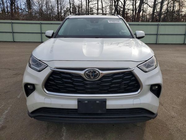 2022 TOYOTA HIGHLANDER