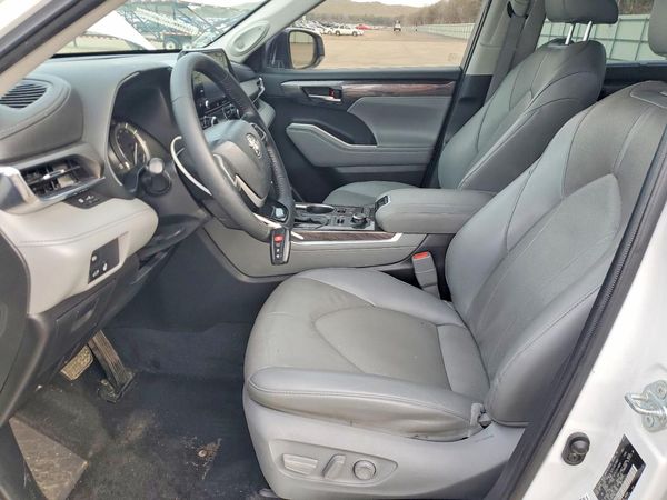 2022 TOYOTA HIGHLANDER
