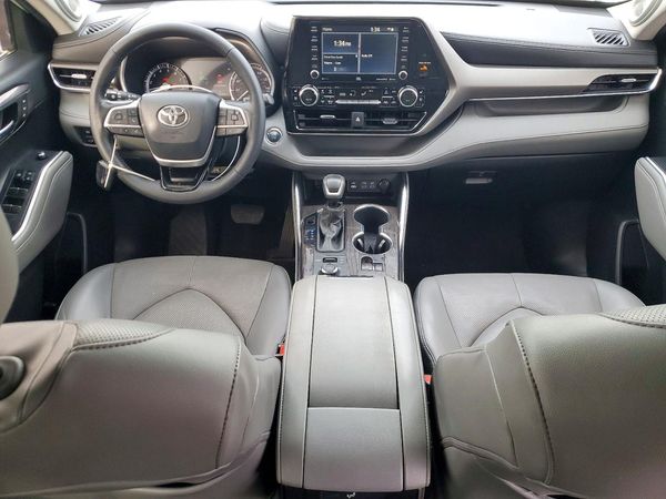2022 TOYOTA HIGHLANDER