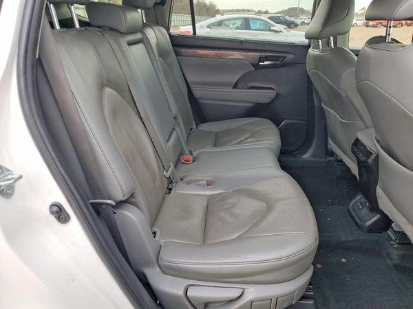 2022 TOYOTA HIGHLANDER