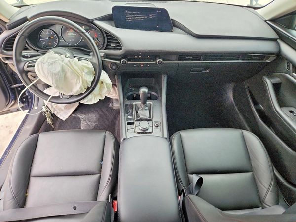 2022 MAZDA 3 Select Package