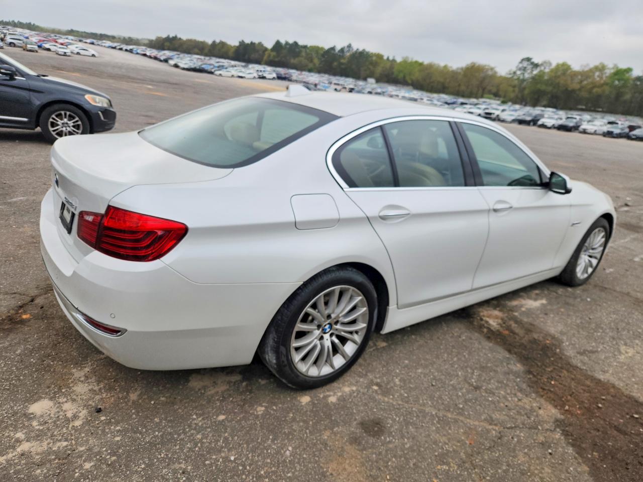 2016 BMW 528