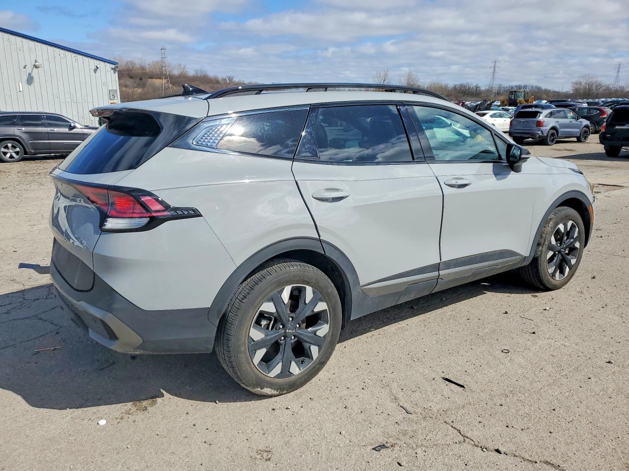 2024 KIA SPORTAGE X-LINE