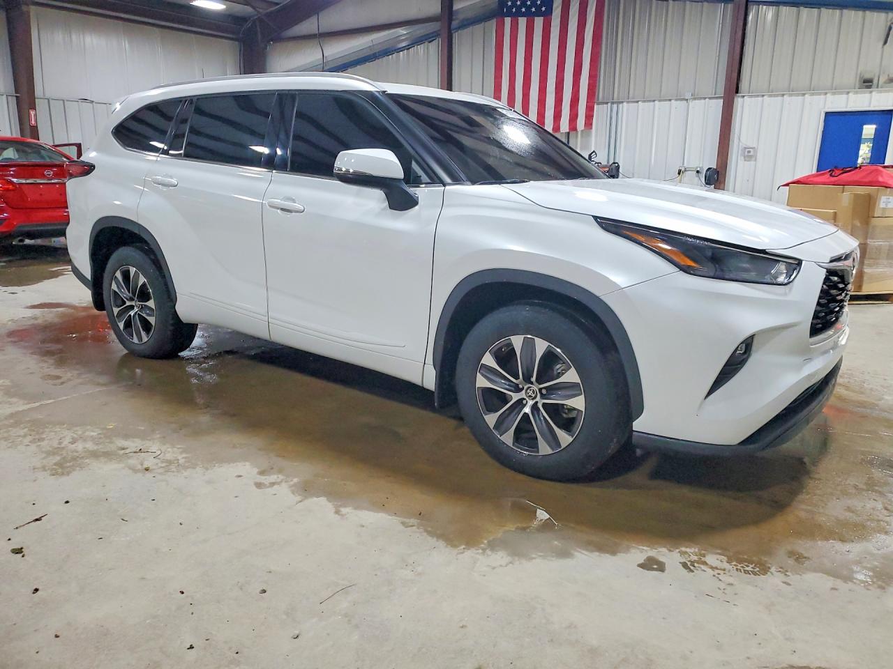 2022 TOYOTA HIGHLANDER XLE