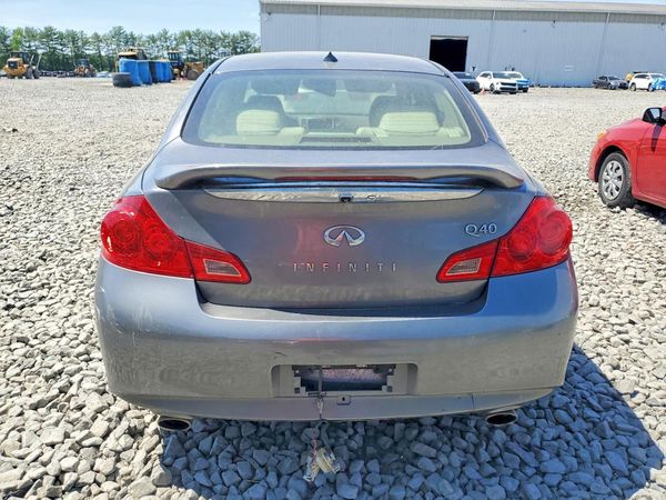 2015 INFINITI Q40
