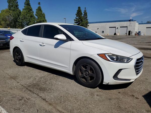 2017 HYUNDAI ELANTRA SE Base