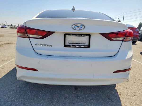 2017 HYUNDAI ELANTRA SE Base