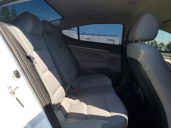 2017 HYUNDAI ELANTRA SE Base