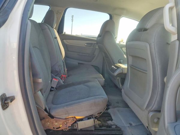 2015 CHEVROLET TRAVERSE LS