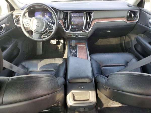 2024 VOLVO S60