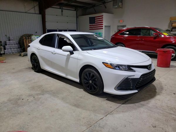 2024 TOYOTA CAMRY