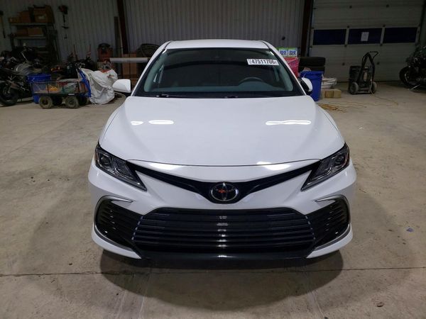 2024 TOYOTA CAMRY