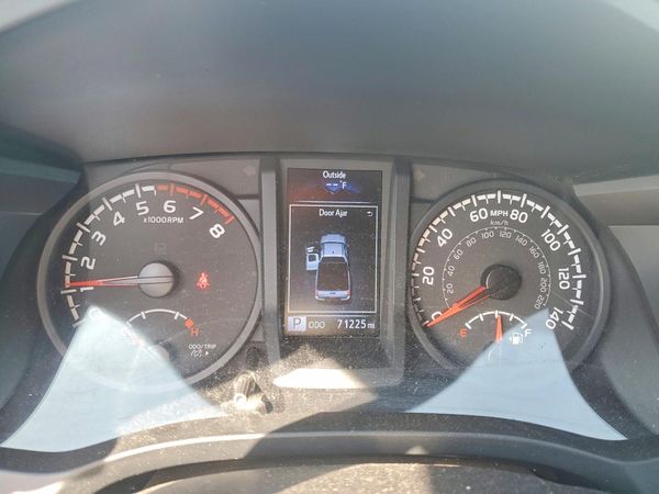 2022 TOYOTA TACOMA SR5