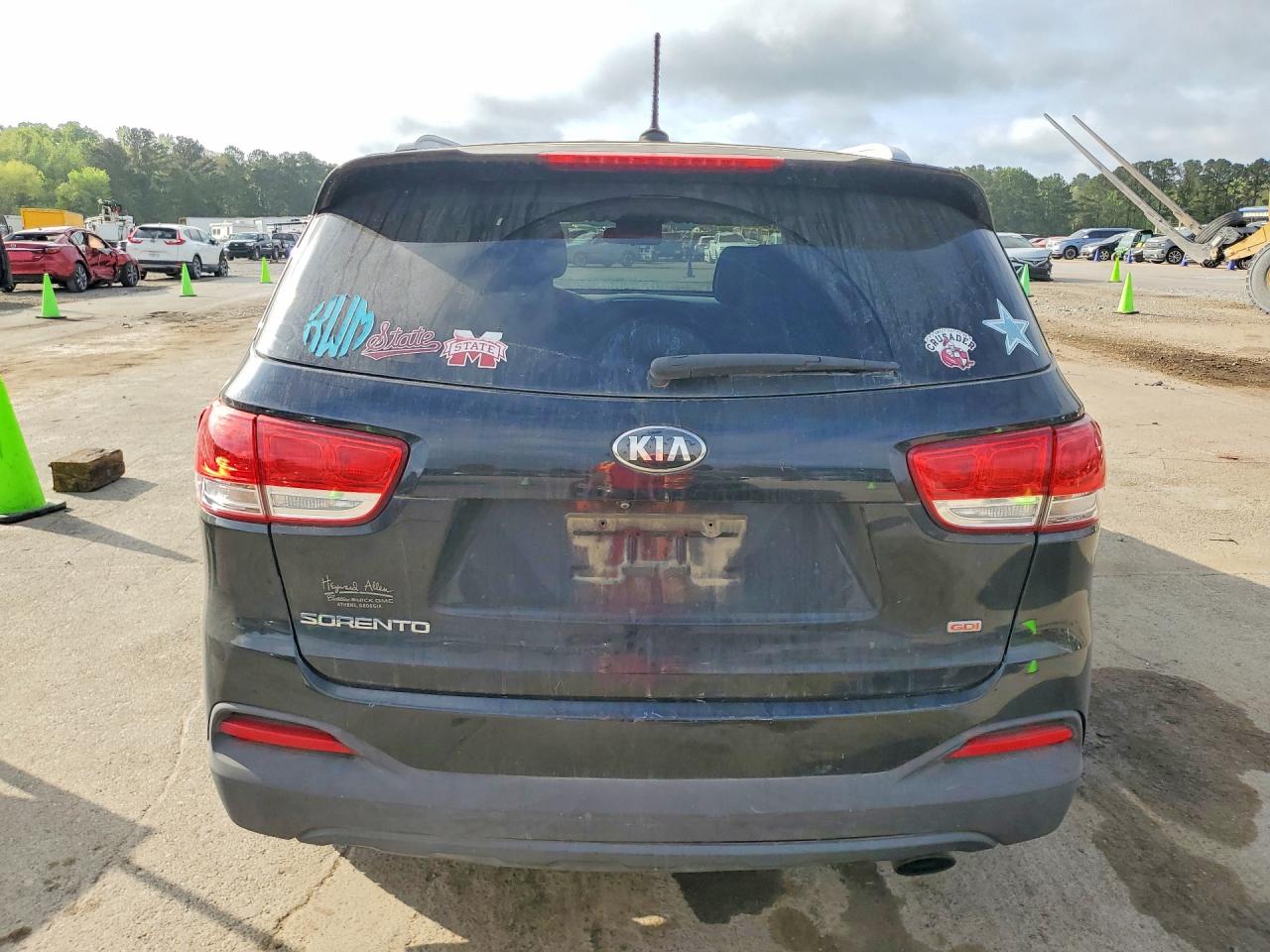 2016 KIA SORENTO L / LX