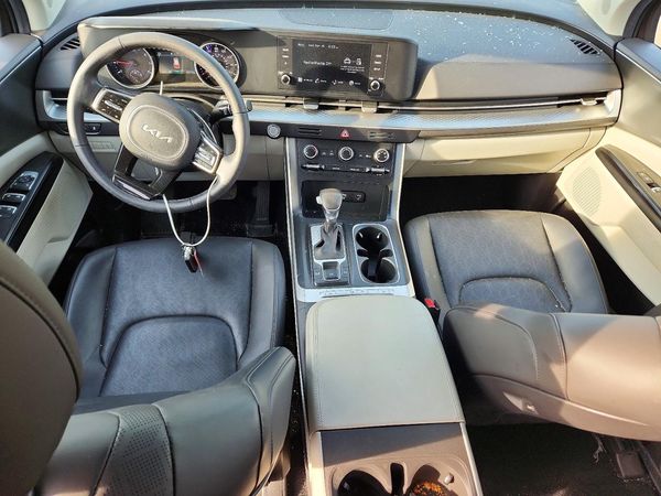 2024 KIA CARNIVAL LX, LX Seat Package