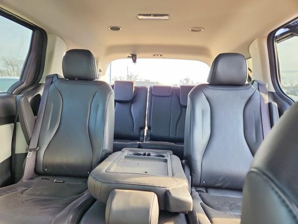 2024 KIA CARNIVAL LX, LX Seat Package