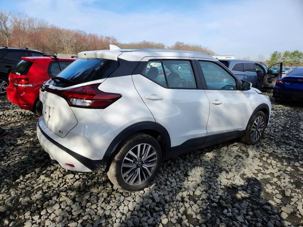 2022 NISSAN KICKS SV
