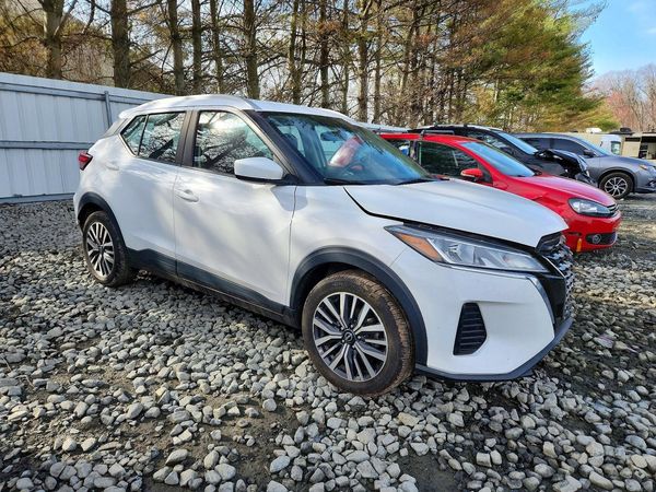 2022 NISSAN KICKS SV