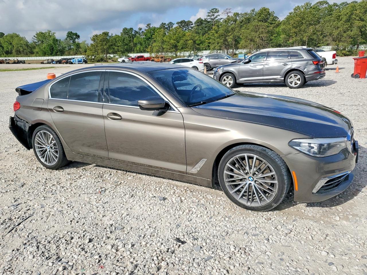 2019 BMW 530