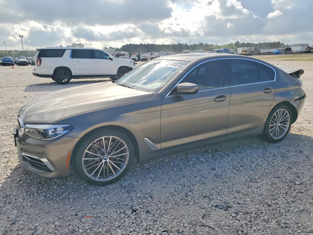 2019 BMW 530
