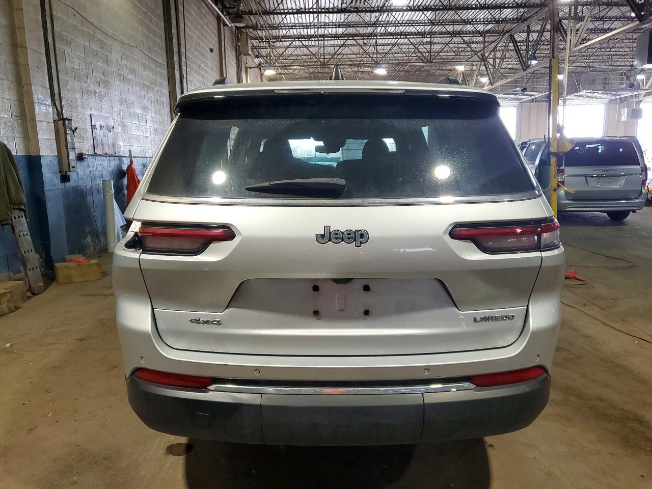 2023 JEEP GRAND CHEROKEE L LAREDO 4X4