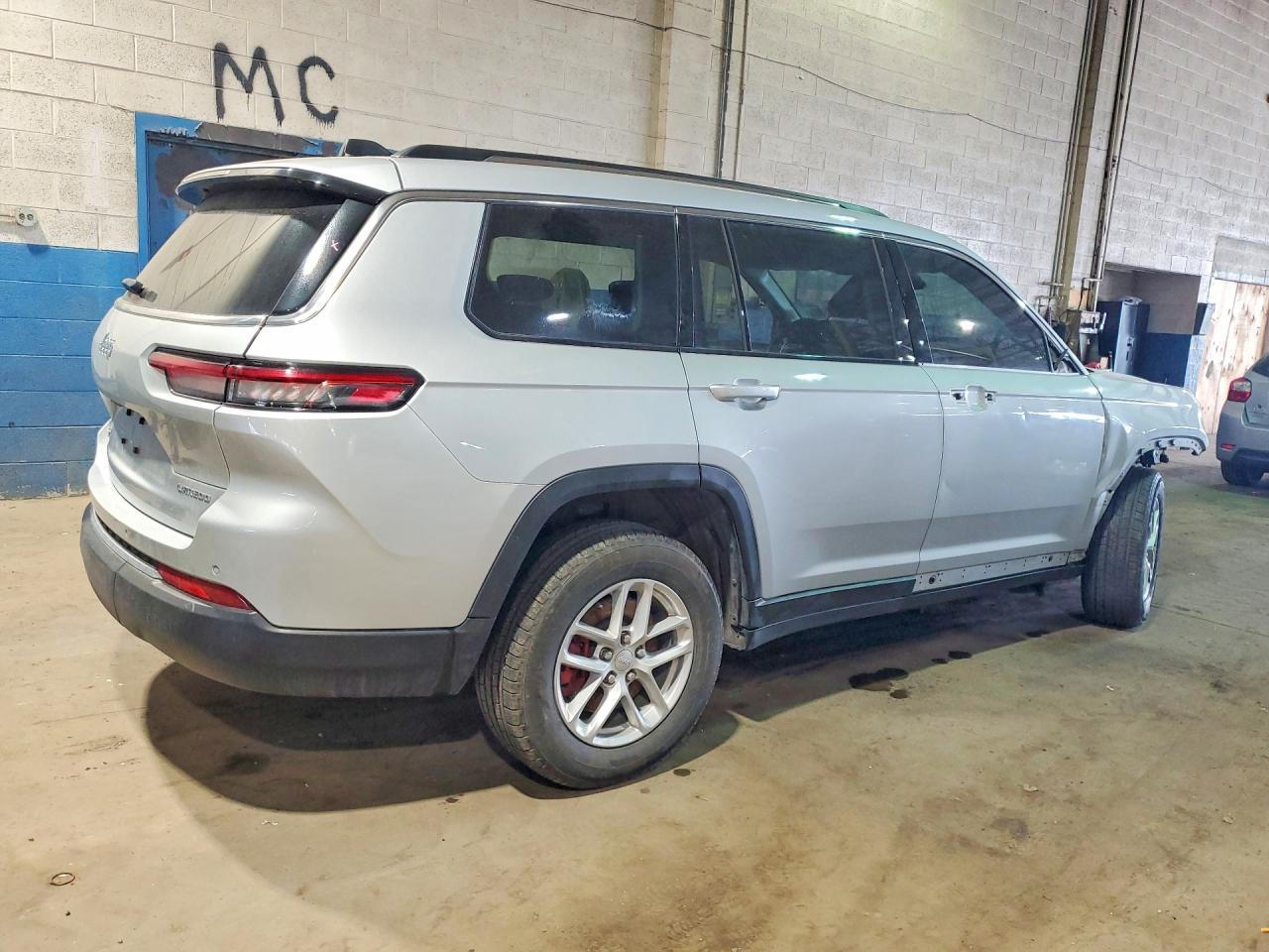 2023 JEEP GRAND CHEROKEE L LAREDO 4X4