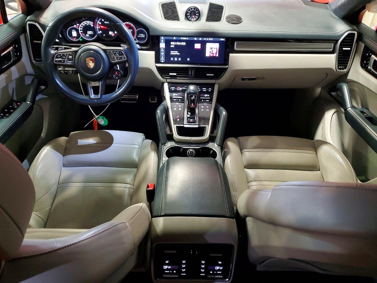2020 PORSCHE CAYENNE