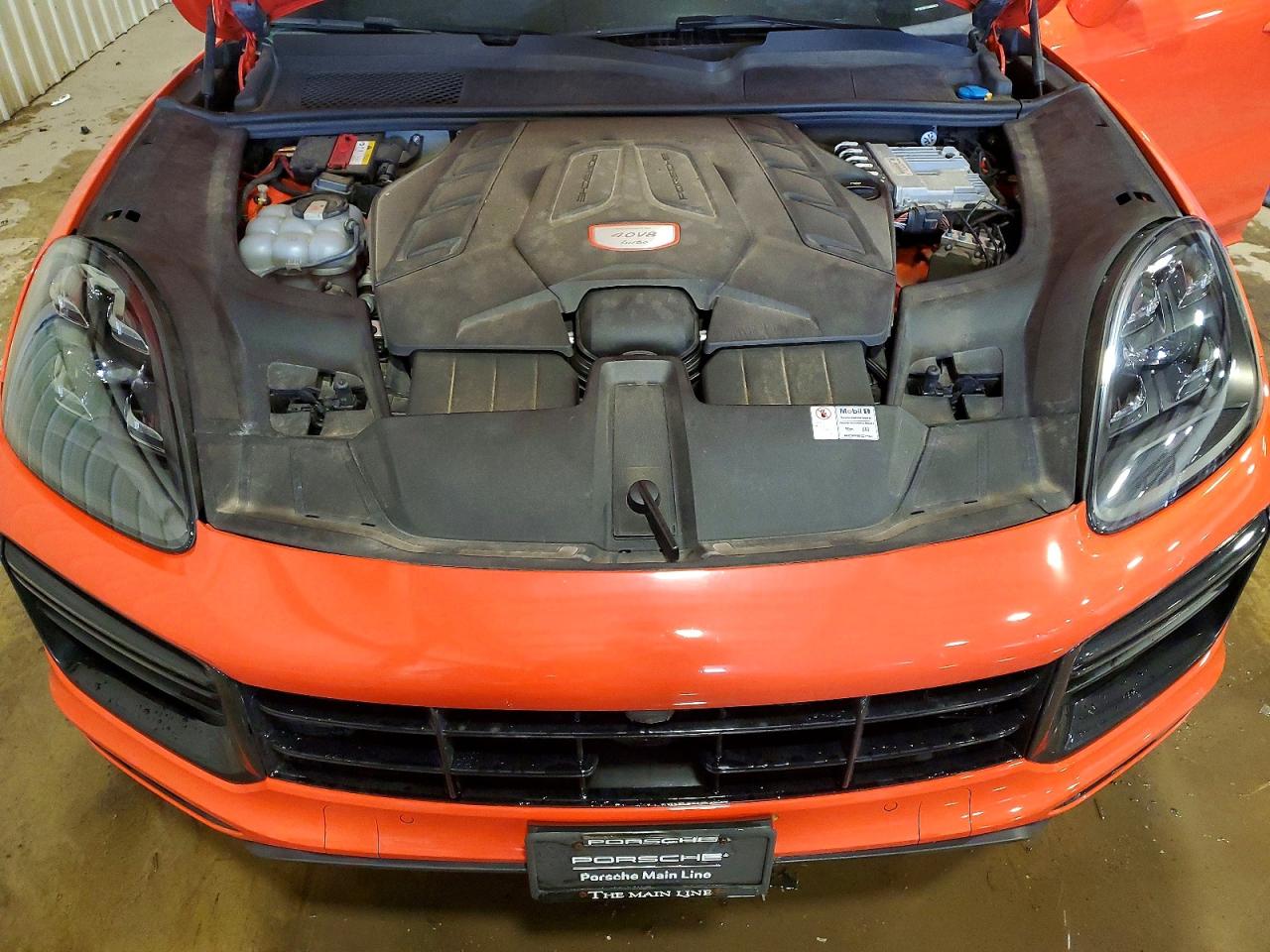2020 PORSCHE CAYENNE
