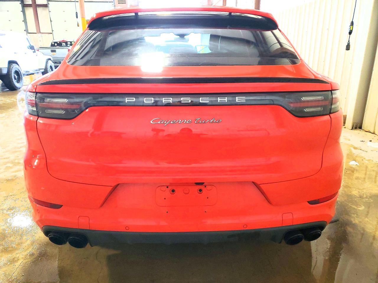 2020 PORSCHE CAYENNE