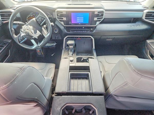 2024 TOYOTA TUNDRA SR5