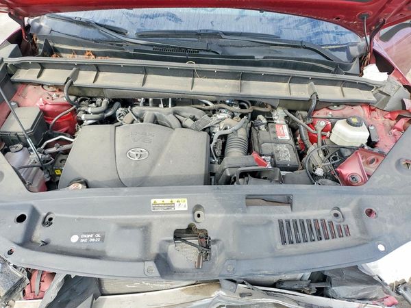 2021 TOYOTA HIGHLANDER XLE Nav
