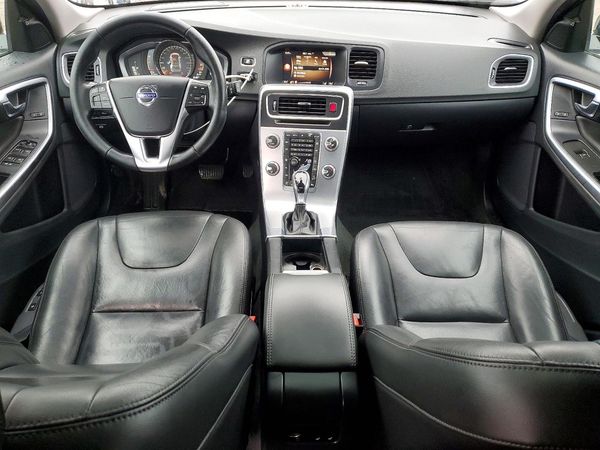 2018 VOLVO V60 CROSS COUNTRY Premier