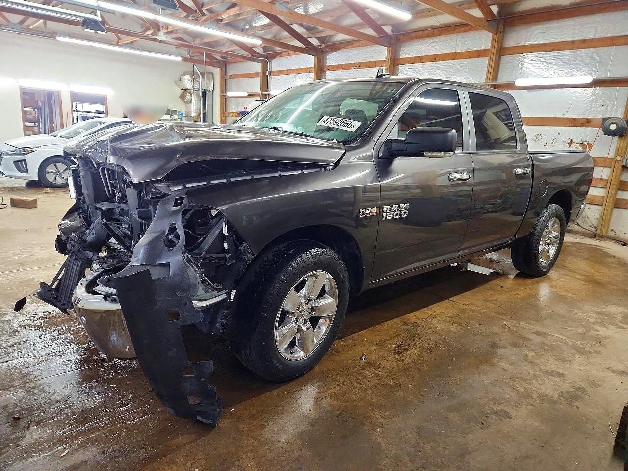2018 RAM 1500 SLT CREW CAB 4X4