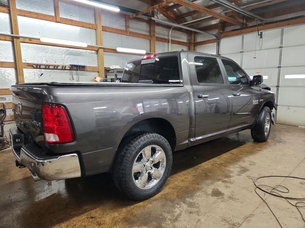 2018 RAM 1500 SLT CREW CAB 4X4