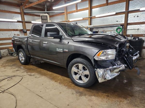 2018 RAM 1500 SLT CREW CAB 4X4