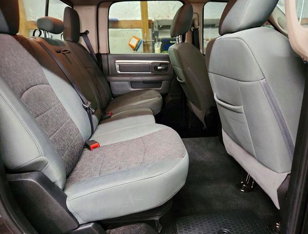 2018 RAM 1500 SLT CREW CAB 4X4