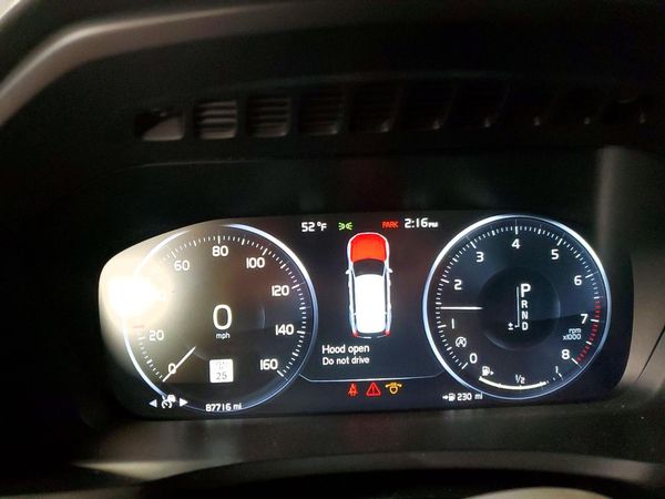 2018 VOLVO XC90