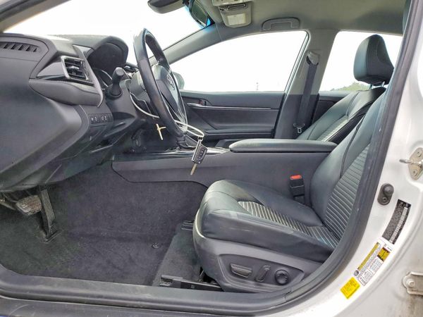 2020 TOYOTA CAMRY SE — DENT